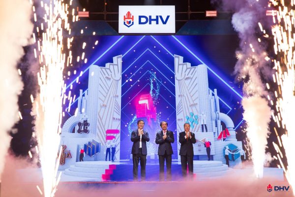 DHV - Đại học Hùng Vương - Công bố nhận diện thương hiệu và Khai giảng năm học 1