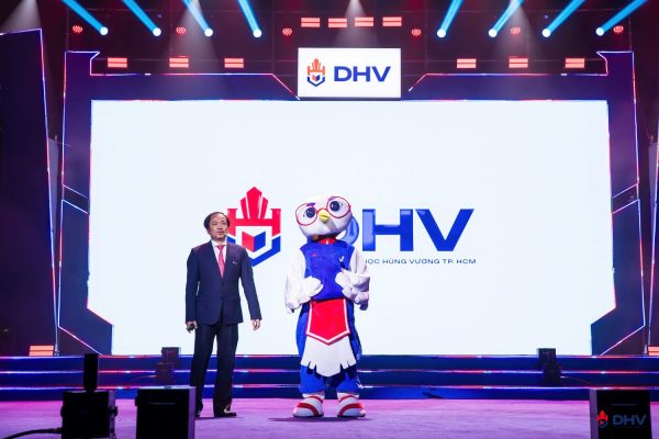 DHV - Đại học Hùng Vương - Công bố nhận diện thương hiệu và Khai giảng năm học 6